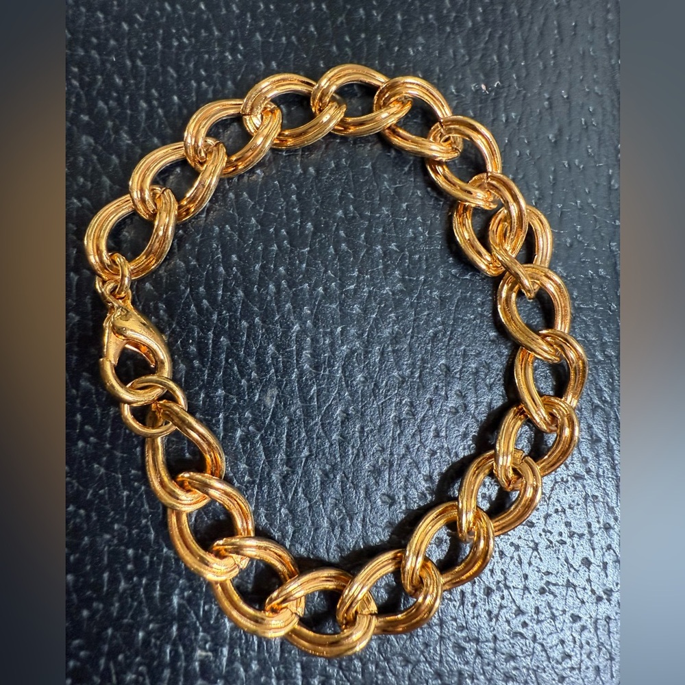 Elegant Gold tone Chain Bracelet